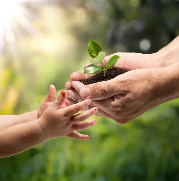 Copii și voluntari din comunitatea Valori de Bine