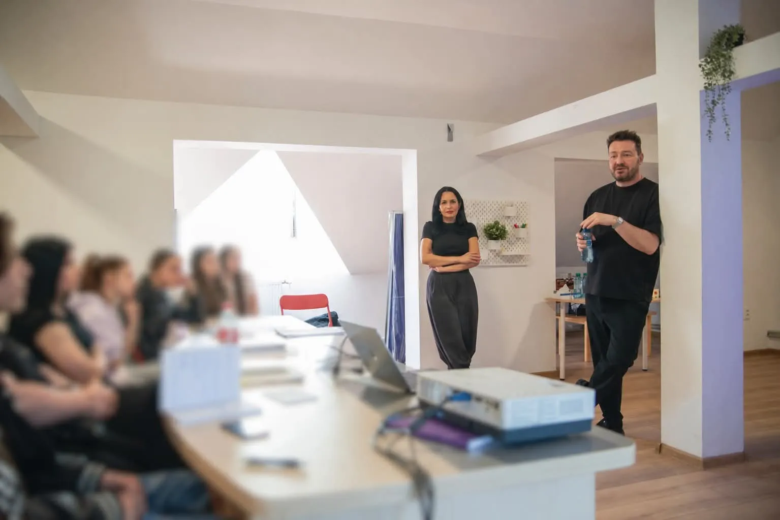 Tineri și profesioniști invitați în programul Career Tomorrow